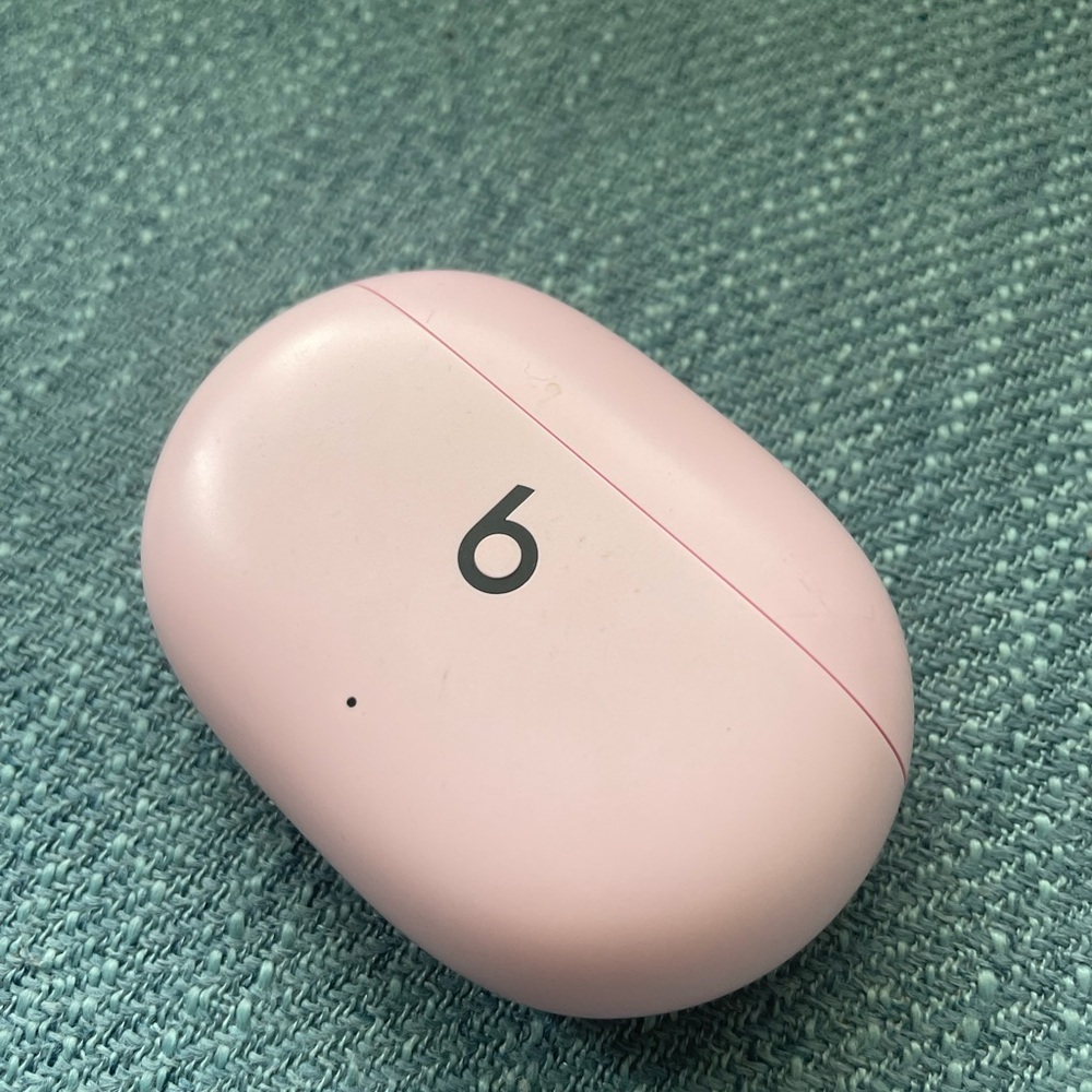 Pink Beats Studio Buds + True Wireless Noise Cancellation